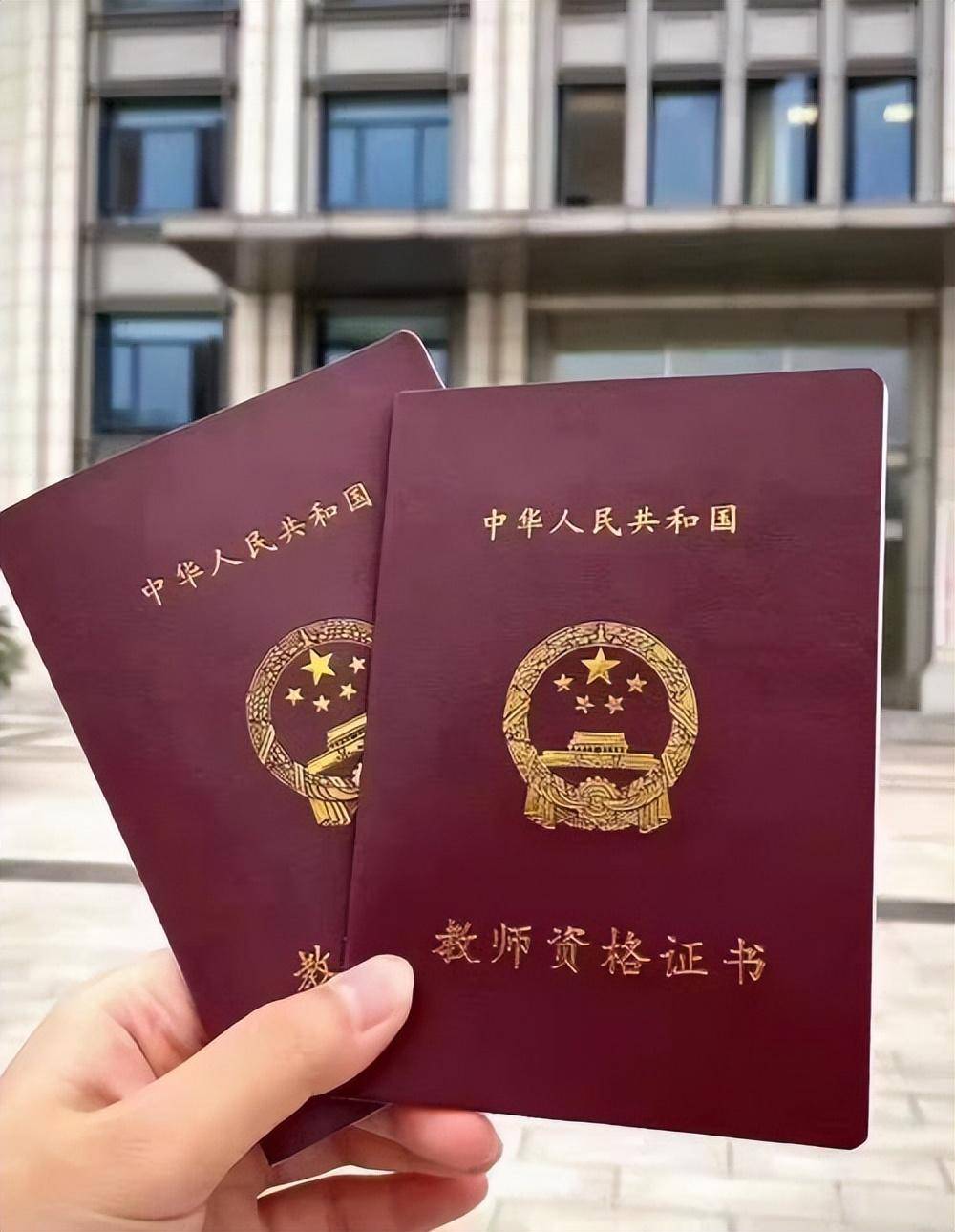 重庆专业证件制作:传统手工 vs 数字化技术谁更胜一筹?
